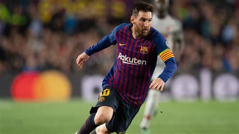 Get it as soon as thu, aug 12. Leo Messi: capitán, naturalmente
