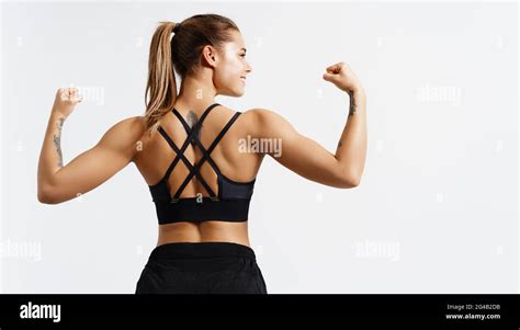 Sport Und Frauen Rückansicht Einer Starken Fitness Athletin Einer Bodybuilderin Die Muskeln