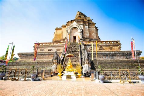 Exploring The Wonders Of Wat Chedi Luang A Guide To The Ruins Of