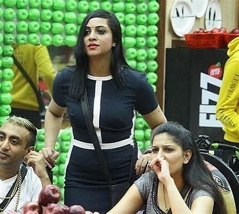 Arrest Warrant Issued Against Bigg Boss 11 Contestant Arshi Khan Here