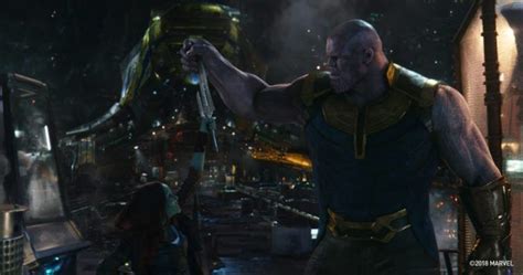 Vingadores Guerra Infinita Thanos mostra sua imponência em imagens