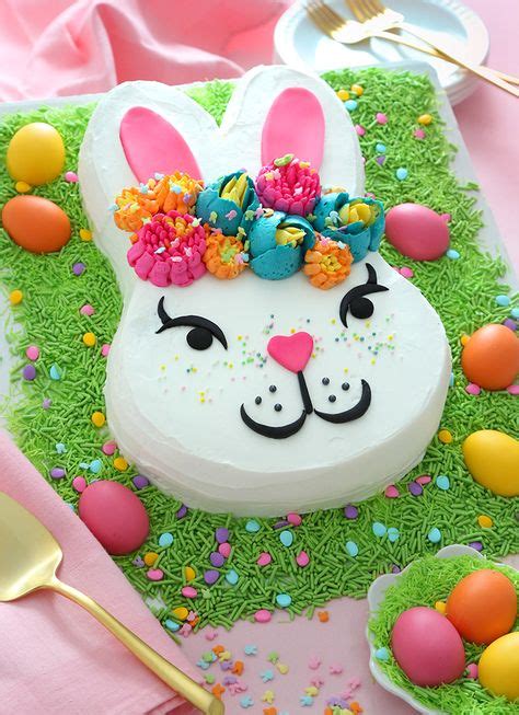 Easter Bunny Cake In 2020 Easter Bunny Cake Creative Cake Decorating