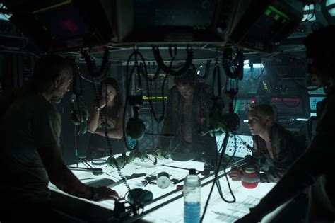 Underwater Trailer Kristen Stewart Unleashes Monsters In The Deep
