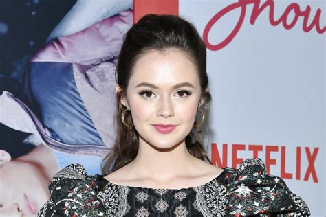 Olivia Sanabia Dishes On Her New Music Tigerbeat