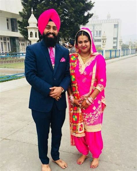 Newly Wedded Punjabi Jodi Punjabi Couple Couple Pictures Newlyweds Academic Dress Fabrics