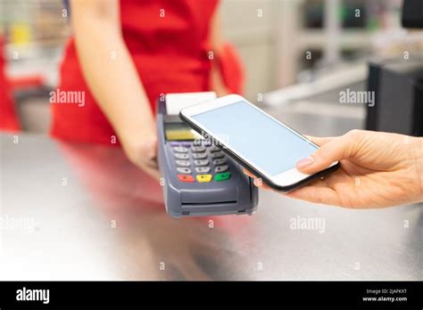 Contactless Entry Hi Res Stock Photography And Images Alamy
