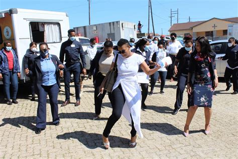 From police in riot gears to staff at control rooms, all were seen dancing to viral african hit 'jerusalema', composed by musician master kg and sung by african gospel vocalist nomcebo zikode. Jerusalema dance challenge - Vukani News