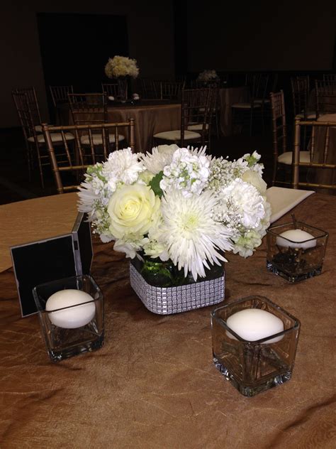 White Roses Fuji Mums Stock And Hydrangeas White Roses Table