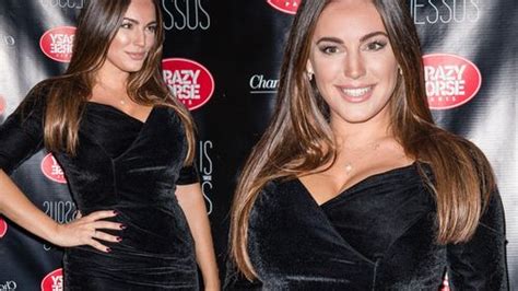 Kelly Brook Shows Off Her Voluptuous Curves In Plunging Velvet Dress In