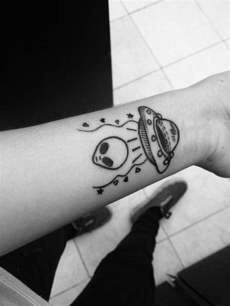 Space Aesthetics Tumblr Sharpie Tattoos Hand Tattoos Alien Tattoo