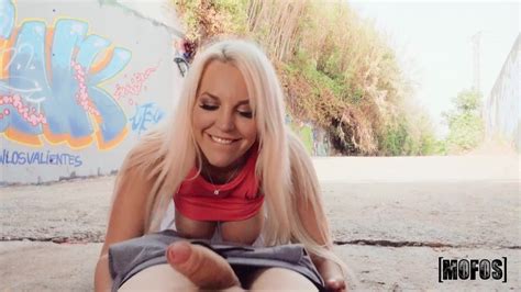 Curvy Milf Blondie Fesser Shakes Her Huge Curves On Stranger S Cock Video