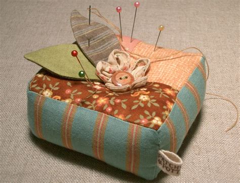 Patchwork Pincushion With Needle Keep Leaves Pin Cushions Pin