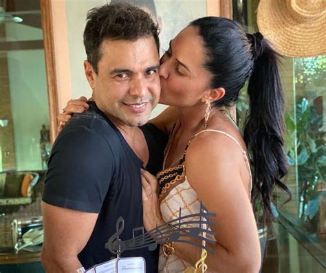 O cantor sertanejo zezé di camargo precisou ser internado para um procedimento cardíaco de emergência no último fim de semana. Zezé Di Camargo faz 58 anos e ganha declaração de Graciele ...