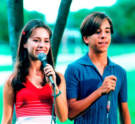 Tia de segunda viagem com muito orgulho. Turnê de Sandy & Junior irá passar por 10 cidades e deve ...