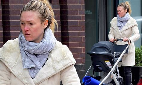 Make Up Free Julia Stiles Strolls With Son Strummer In Nyc Daily Mail Online