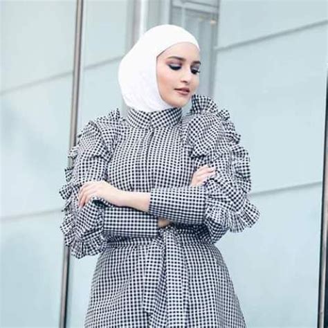 ruffle blouses with hijab hijabi outfits casual fashion clothes women trendy fall outfits