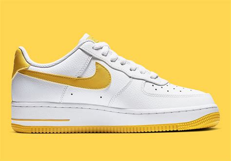 The sneaker has evolved with the times and embraced new materials and eccentric designs. Nike Air Force 1 Yellow AH0287-103 Release Info ...