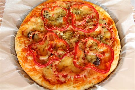 La Pizza Aux Poivrons — Recette Facile Et Veggie — Alexia Tiga