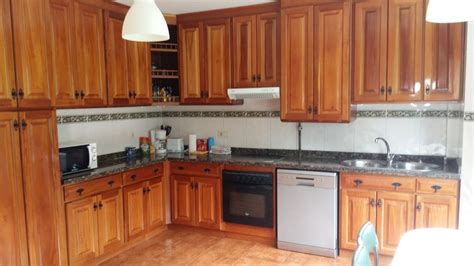 Este departamento ofrece internet wifi sin cargo, y cuenta con servicios de lavandería y un servicio de recepción las 24 horas. Casa en Gijón con jardín y piscina en el barrio de la Guía con todos servicios. (Somió, España ...