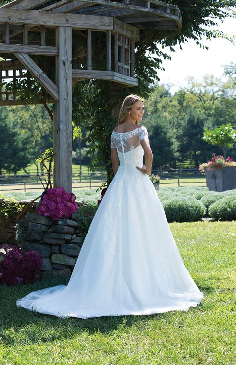 wedding dresses by sincerity bridal 3989 weddingwire ca