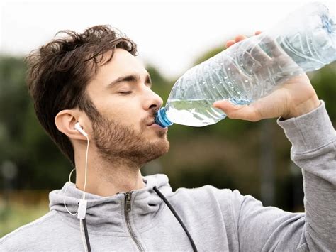 How Much Water Should You Drink While Exercising