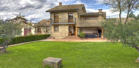 Pero lo rústico de sus materiales de edificación. Casa Rural Urra - Valle del Yerri - Zurucuain - Navarra