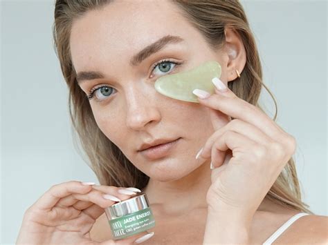 Ophthalmologists are medically trained to diagnose, monitor and medically or surgically treat all ocular and visual disorders. How to use a Gua Sha Treatment Around Eyes with Jade ...