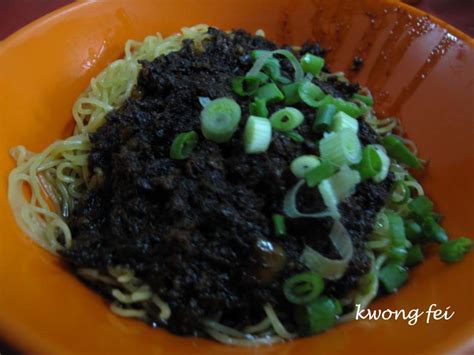 Yean kee beef noodles have been established in kluang for generation its run by an older couple & now their son is.partnering if not taking over the business. Ngau Kee Beef Noodles, Jalan Tengkat Tung Shin | Kwong Fei ...