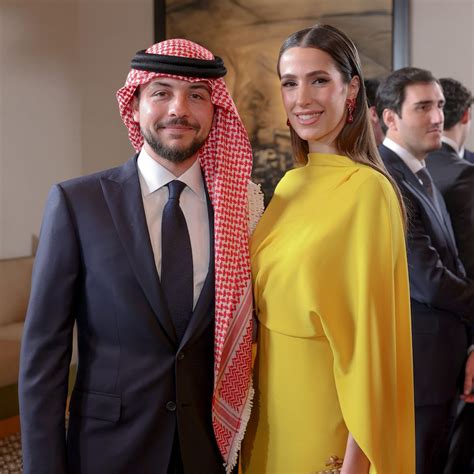 Photos Queen Rania Of Jordans Most Beautiful Style Moments Hello