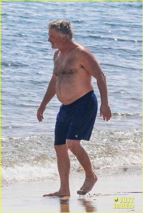 Alec Baldwin Hits The Beach With Pregnant Wife Hilaria In The Hamptons Photo 4473271 Alec