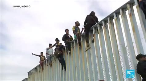 Migrantes Escalan El Muro Fronterizo Entre M Xico Y Estados Unidos Youtube