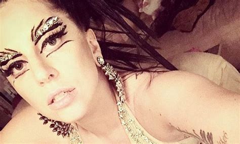Make Up Obsessed Lady Gaga Takes 50 Selfies For Shiseidos New Beauty