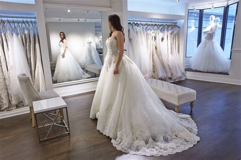 The Best Bridal Shops In Chicago For The Perfect Wedding Dress Wedding Dress Outlet Wedding