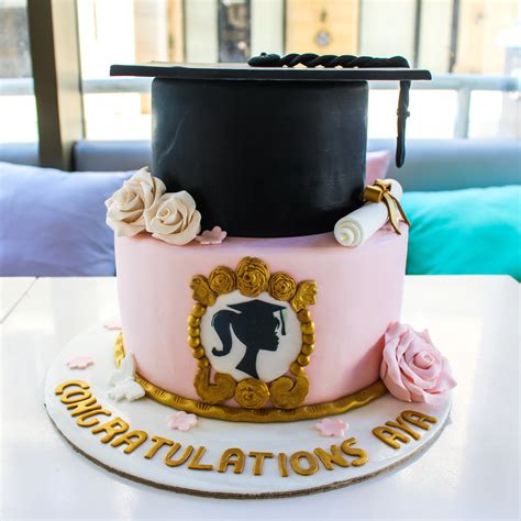 Graduation Hat Cake Sallys