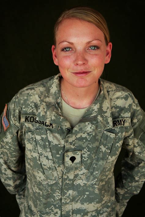 Iraq Portraits Female Army Medics Images Lucian Read