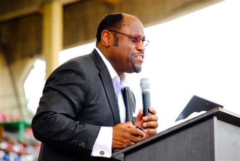 Dr Myles Munroe Has Died In A Plane Crash Myles Munroe