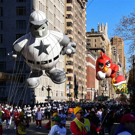 Vintage Photos Of Balloons From The Macy’s Thanksgiving Day’s Parade Vintage Retro