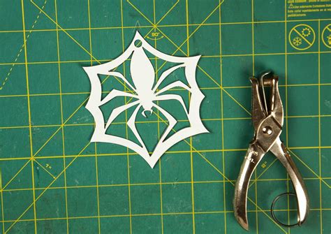 This is a machine cut copy of the original the nightmare before christmas snowflake paper cutting that i did by hand. Otaku Crafts: Nightmare Before Christmas Snowflake