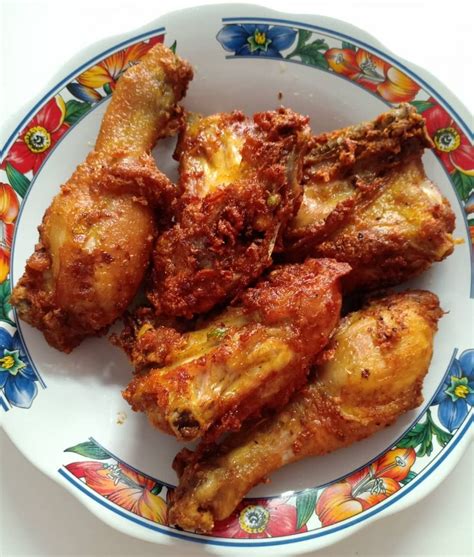 1 batang serai , geprek. 10 Aneka Olahan Ayam Goreng Khas Indonesia, yang Mana Favoritmu?