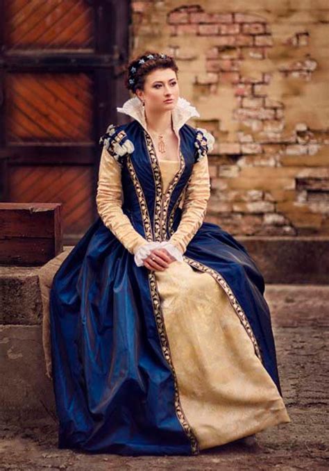 Dark Blue Taffeta Renaissance Dress 16th Century Italy Etsy Renaissance Dress Renaissance