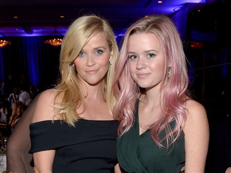 Reese Witherspoon And Look Alike Daughter Ava Get Mistaken For Each Other Business Insider