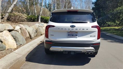 Kia officially says the telluride can tow up to 5000 pounds, and hyundai says to expect the same for the palisade. AUTO REVIEW: Hyundai Palisade and Kia Telluride Twins ...