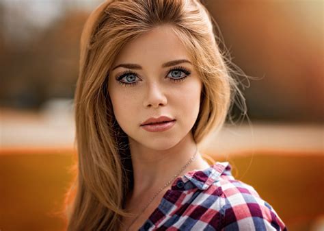 Красивые девушки с голубыми глазами фото