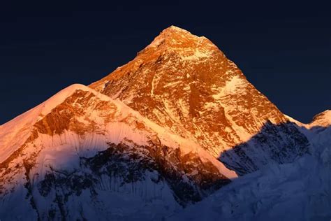 Mt Everest At The Sunset Stock Image Everypixel