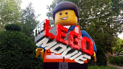 Lego The Movie Emmet And Wyldstyle Lucy Toy Statue Youtube
