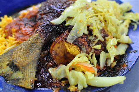 Inconspicuously planted along penang road, the small entrance leads to an alley set up with wooden chairs and tables. Nibble & scribble: Line Clear Nasi Kandar in Penang