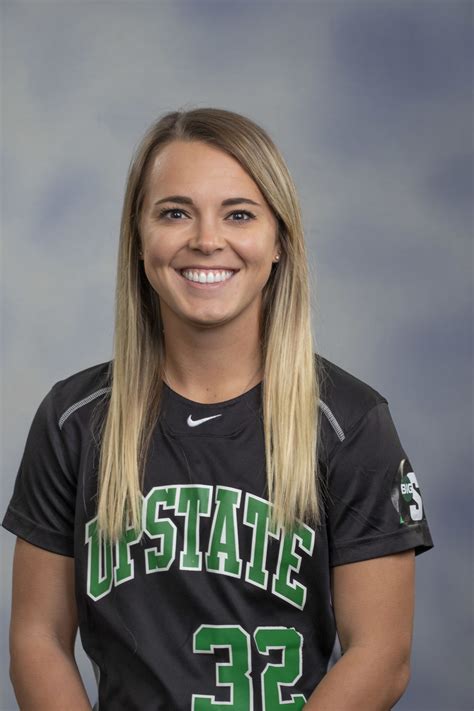 College Softball Dshs Graduate Case Enjoys Homecoming Weekend With