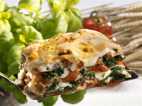 Spinach and Beef Lasagna With Ricotta Cheese