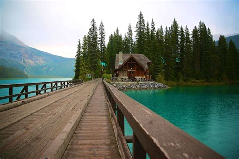 ♥ A Long Wooden Bridge Over Emerald Lake Revealed A View So Rare It