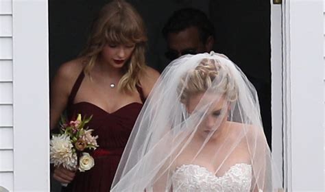 Taylor Swift Holds Bff Abigail Andersons Dress At Her Wedding Photos Abigail Anderson